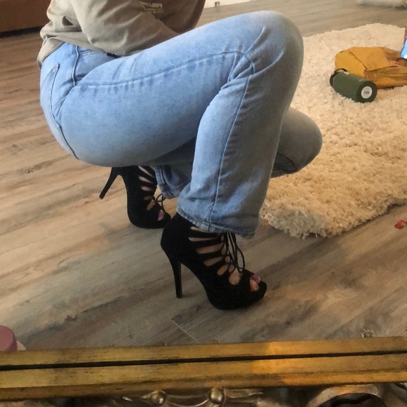 Suede Black lace up heels - Picture 2 of 6